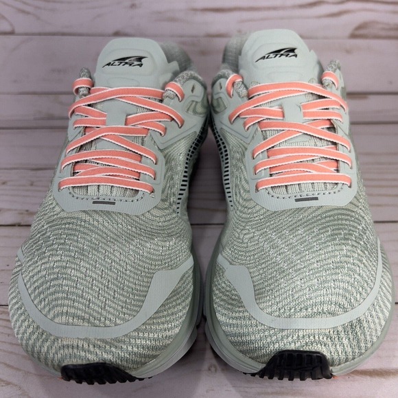 Altra Green Athletic Shoes with Breathable Mesh and Streamlined Design - Picture 3 of 9